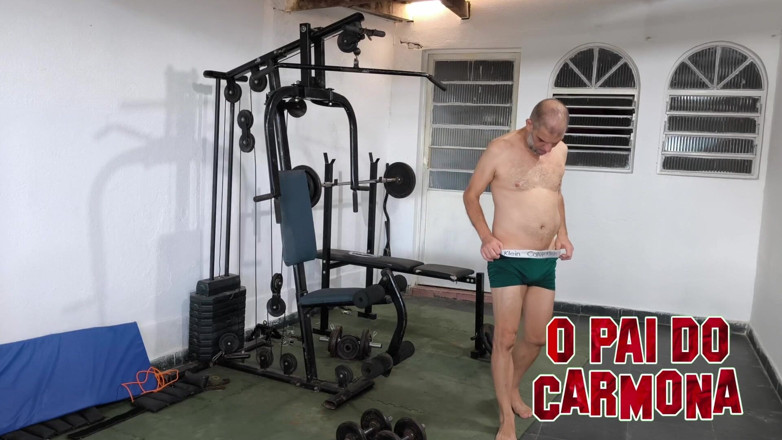 Carmona's father: Trénink nahý a Carmona viděl