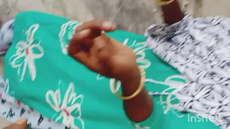 AmpleOunce283: Aujourd’hui, au chantier, un bengali emmène la belle-fille d’un entrepreneur...