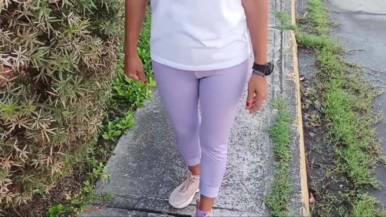 Swingersamateur40: Jaká krásná kundička má moje nevlastní sestra! Rád ji doprovázím.