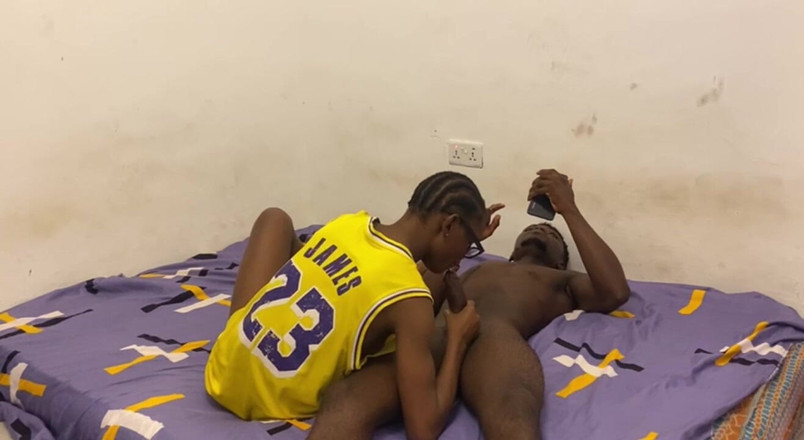 Seggzdotcum: Amatör ince kaltak sevgilisi tarafından sikiliyor