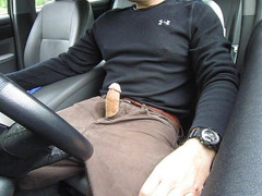 TJenner: Masturbuje v autě, stříkám po celém péru, pre-sperma, verbální