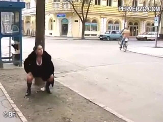 Pissing Girls: Abiertamente meando 2 - DVD al aire libre para mear en lugares...