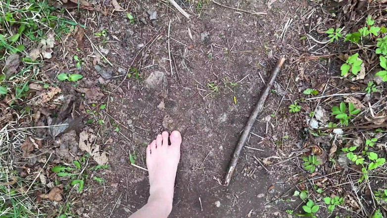 Vasya Sylvia: Barefoot Walk in the Forest - Foot Fetish - Bare Feet!