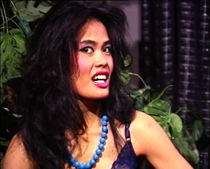 Asian Mature Climax: Aksi cewek asia yang lagi kencing sendirian