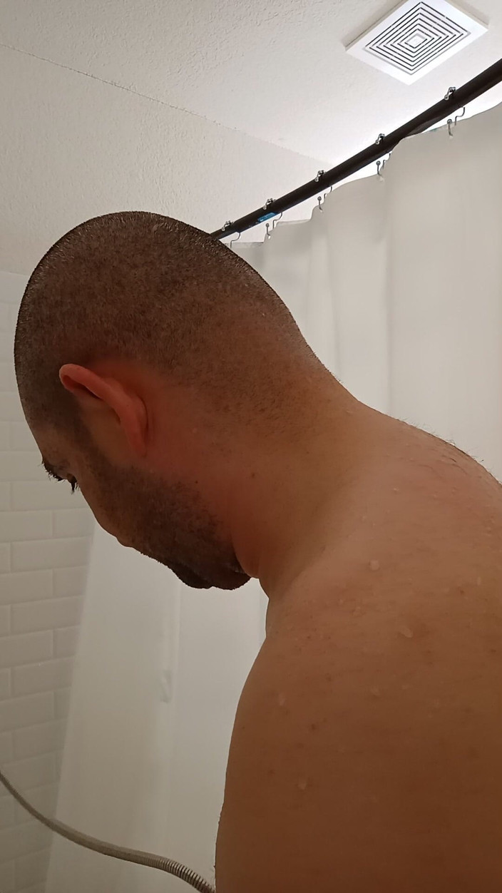 Brandon Lee: Douche s pohybem střeva