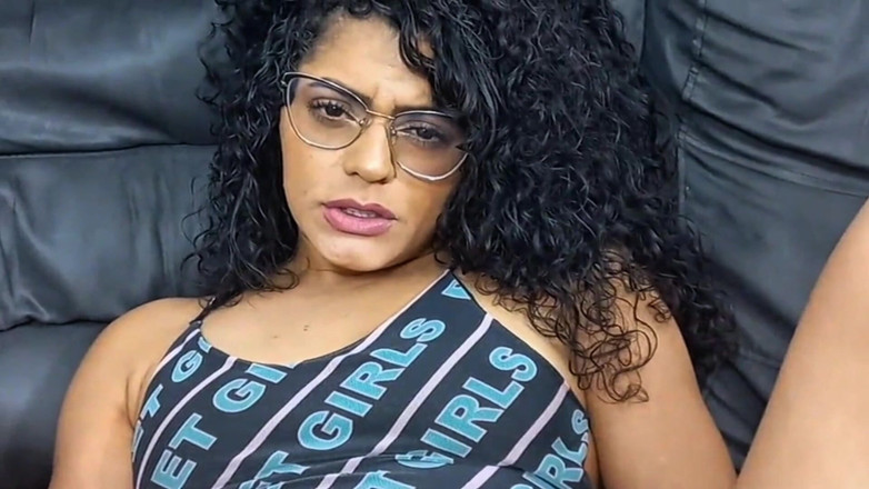 Fabriciolima: Brasileña Con Culo Grande Sensualizando Para Su Padrastro