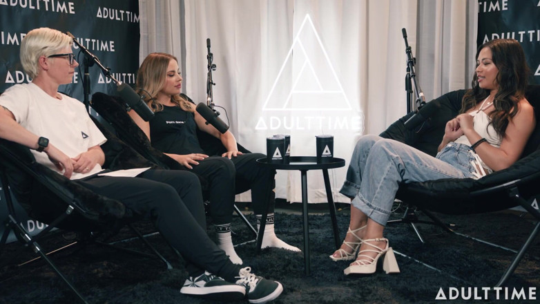 Adult Time Podcast: Scarlett Alexis &amp; Anna Claire Clouds Pen*s Fingers &amp; Mile High Club |...