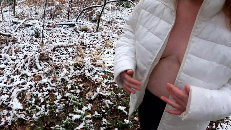 Bouncy Tits Action: Naked Through the Woods and Beating Breasts Warm