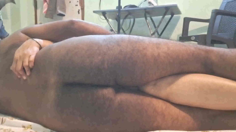 Sexy sindu: MILF seksi terdesak untuk seks tegar