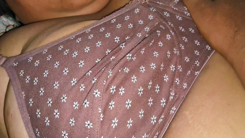 Catchybusty: Teyze oğlanla oynamak istiyor