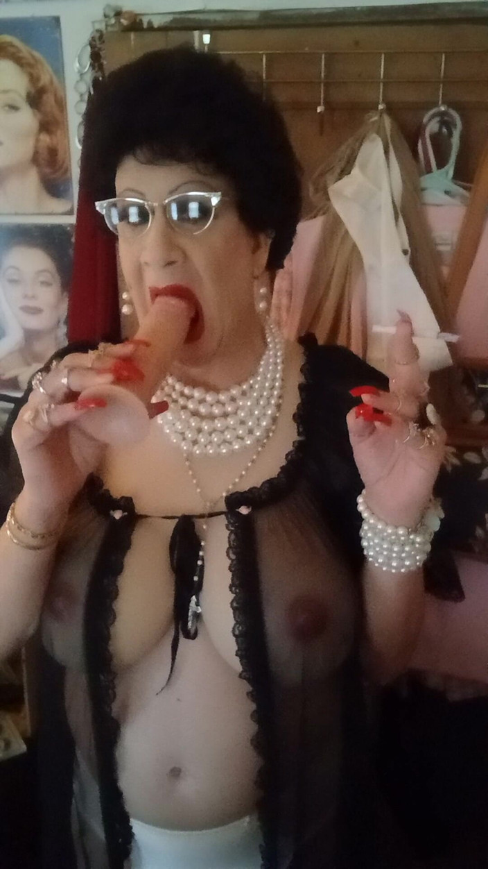 Mshollbrook: Bayan Hollbrooks yatmadan önce rahat bir nite zamanı.