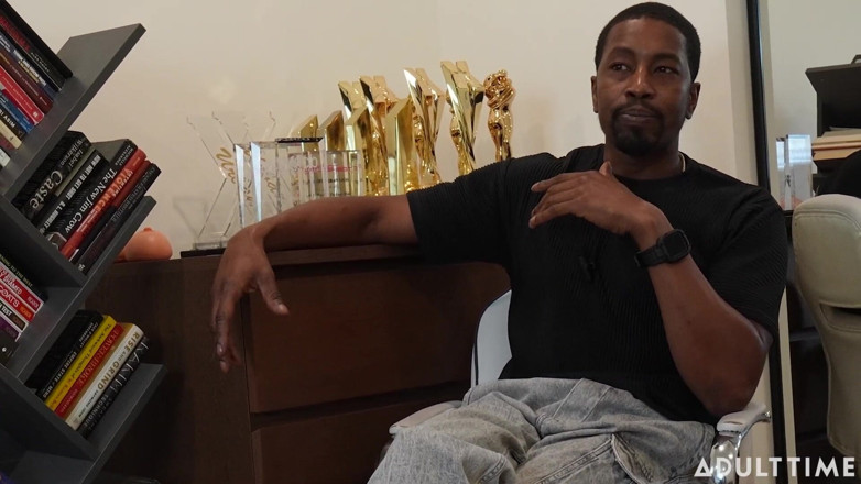 Adult Time Podcast: Isiah Maxwell Chooses a Fragrance for Every Scene! | Pornstar Interview |...