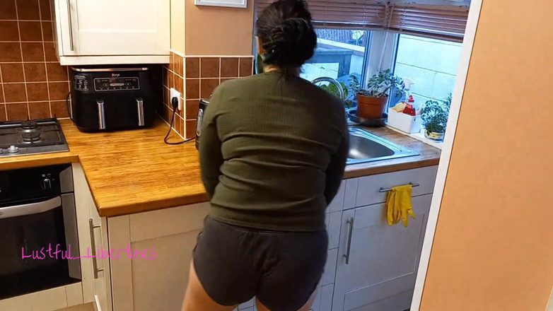 Lustful Libertines: Desperate to Pee and All Bathrooms Occupied
