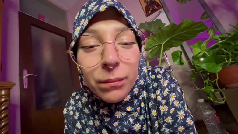 lanalovacutie: Blowjob in Hijab JOI