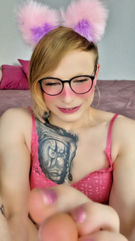 Sissy Sucks Her Feet