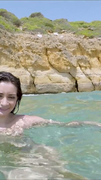 Naga Valentina Bianco dostaje ciężko jebanie na plaży