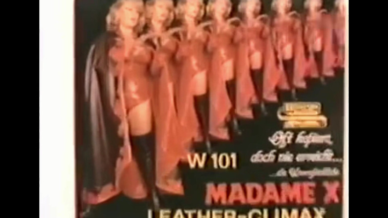 Bisco Birchwood Productions: Deslumbrante dom de couro faz o que ela agrada aos...