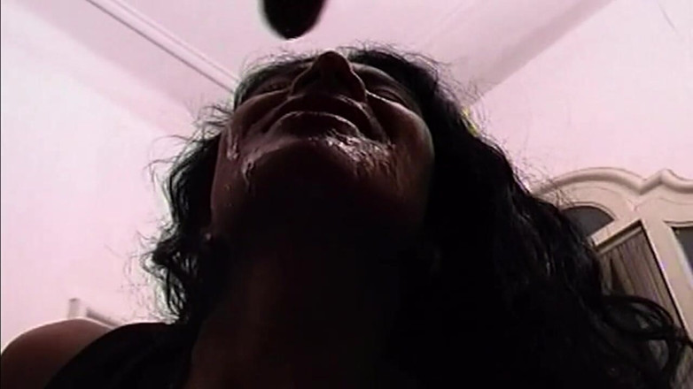 Bangora MILFs: Napalona milf złapała się i palcami do ekstazy