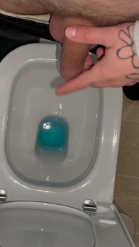 Harry_jen | Piss Fetish From Harry/ Golden Shower