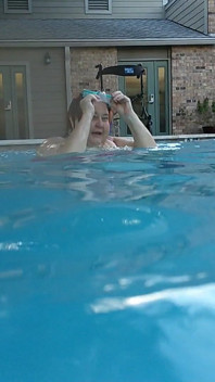 Som Under Water สนุกไปกับคุณ - พยาบาลสาวงามใหญ่เซ็กซี่ Vicki