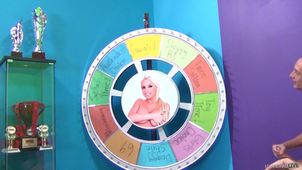 Immoral Live: Tory lane esplosione sulla fontana