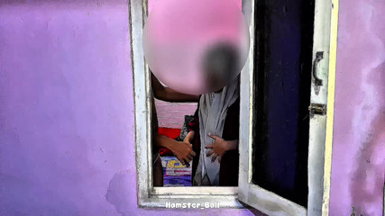 Hamster_Ball: Neredeyse komşuya yakalanıyordum! Orta yaşlı seksi kadın pencerede tesettürlü oral...