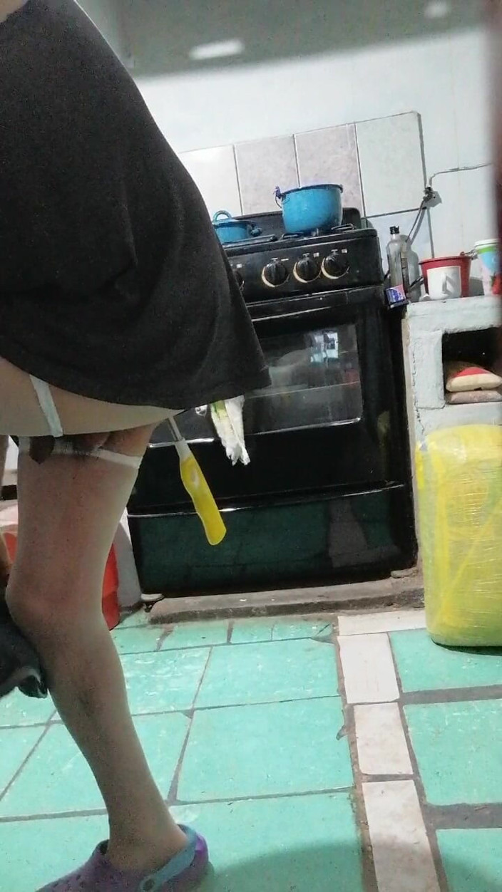Marga9012: Bà già của anh ấy trong đôi dép trong nhà của cô ấy
