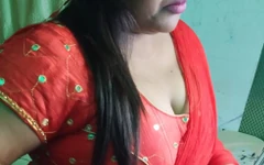 Cô gái ấn độ gợi cảm nóng bỏng maje se bộ ngực trực tuyến dikhati hai.