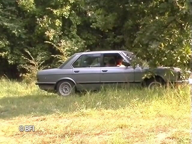 Battle of the asses and pussies: 来自德国的大奶子