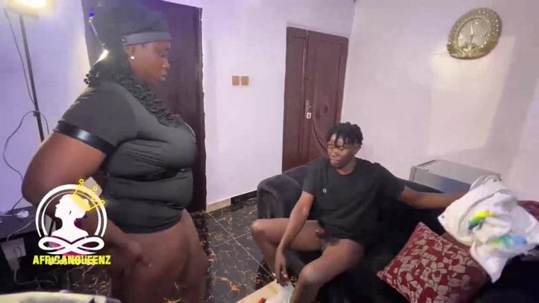 Africankween: Balon memeli polis memuru büyük yarağı seviyor