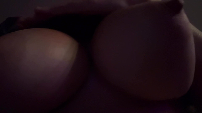 Artemisia Love: Italienische milf artemisia mit dicken titten lieben es, ihre saftigen...