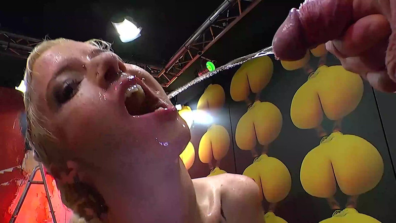 German Hardcore Gangbang GGG: Ggg niemiecka gangbang - posłuszny tłumowi