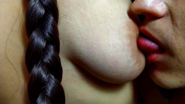 Nipple Stock: Succhiare capezzoli succosi