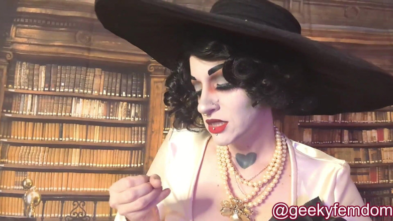 Geeky Femdom: Valentijnsdag-date met dame Dimitrescu