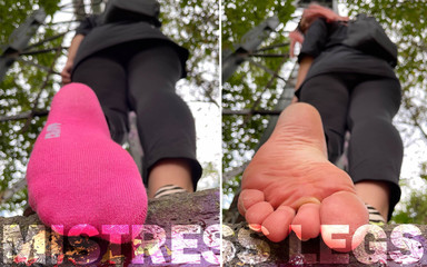 Mistress Legs: Růžové ponožky a přírodní drsné vrásčité chodidla nad tebou Venkovní