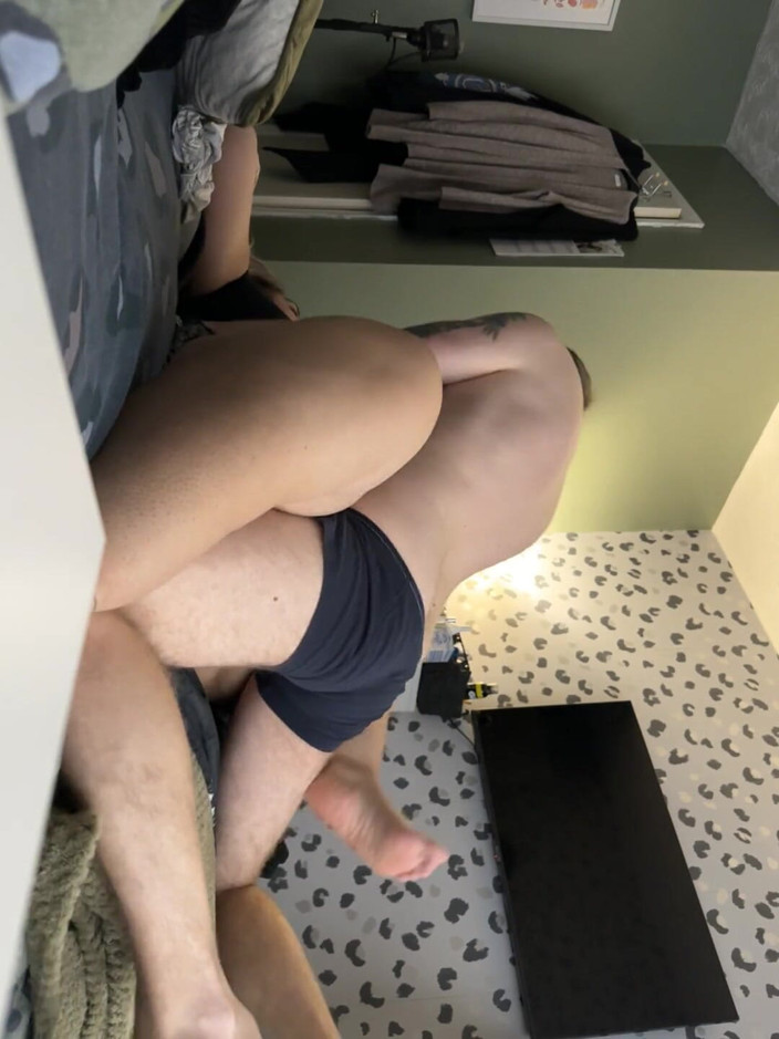 Filthy British Couple: พ่อเลี้ยงเย็ดแล้วแตกคาปากหีดิ้นเงี่ยนของสาวหีสกปรก