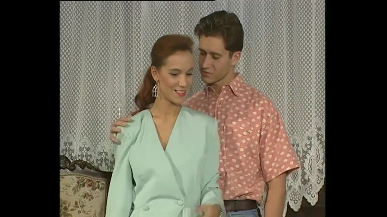 Vintage Climax: Läcker brud i sexiga strumpbyxor knullas anallyt på sängen