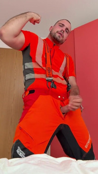 Tyler Blake Jerking off in Hivis Lumberjack Workwear - Muscle Flexes & Explosive Cumshot