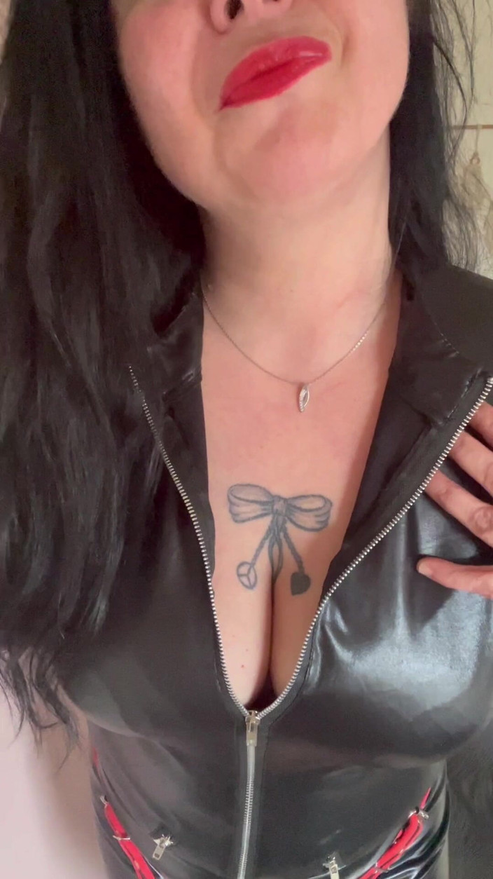 Maitresse Clara: 8 часов по моим приказам...