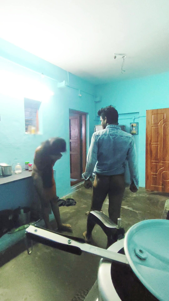 Killermia: 泰米尔女孩在家里与她的情人站立出轨