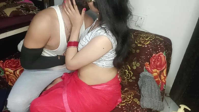cuteindiancpl21: Une femme indienne sexy se fait baiser par l’ami de...