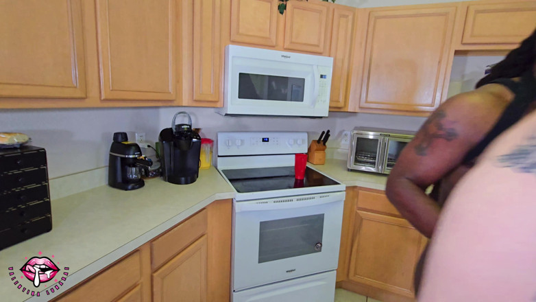 Valentina Lunarae: MILF Next Door Valentina Milks Neighbor Mr. Stixxx