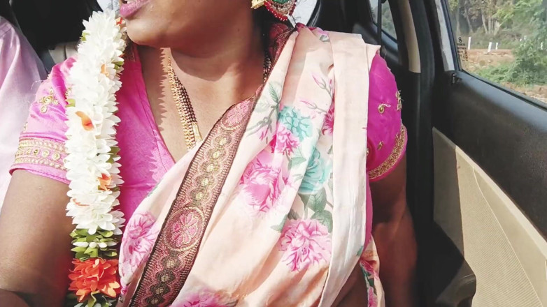Telugu honey lips: Hedvábná tetička sex v autě, Telugské špinavé řeči, epizoda -1, část - 3, sexy saree Telugská...
