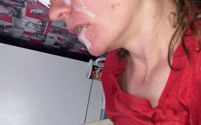 Slutwife Claire: Suja puta peluda com esperma no rosto e buceta