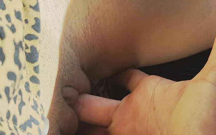 Magia Rosa: Amateur Saturday - Fingering While Driving