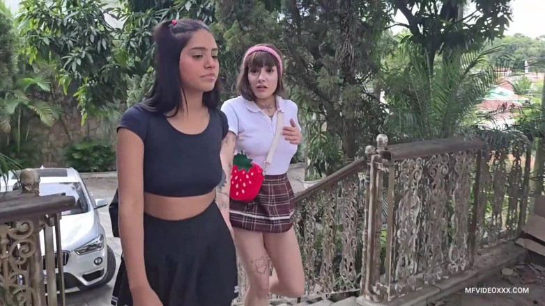 MF Lesbian: स्ट्रॉबेरी स्वाद