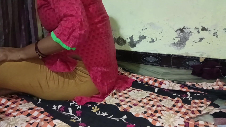 Bhabhi UP: Bhabhi는 그일을 하고 있어