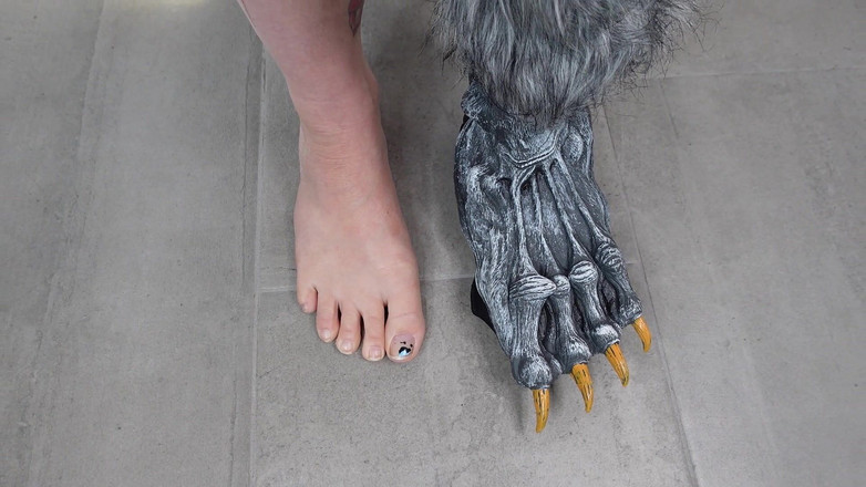 Deanna deadly: 새엄마는 늑대인간!