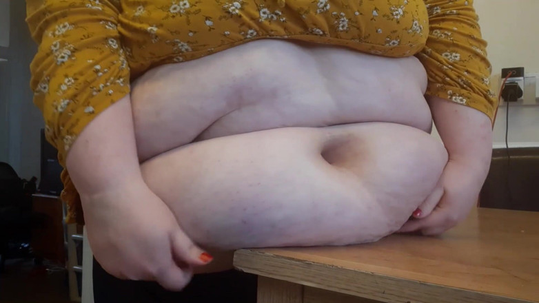 SSBBWLadyBrads: Belly lifts and table drops with slaps