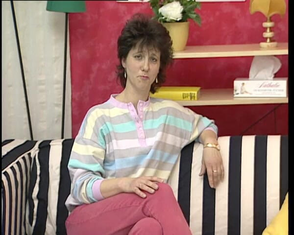 YOUR FIRST PORN: Începătoarea Romy este întotdeauna excitată